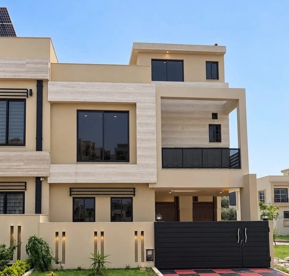 5 marla used house in M Block